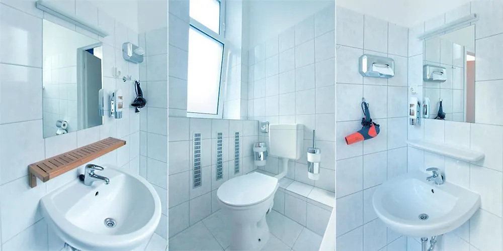 Hotel-Pension Am Savignyplatz Berlin Gasthof