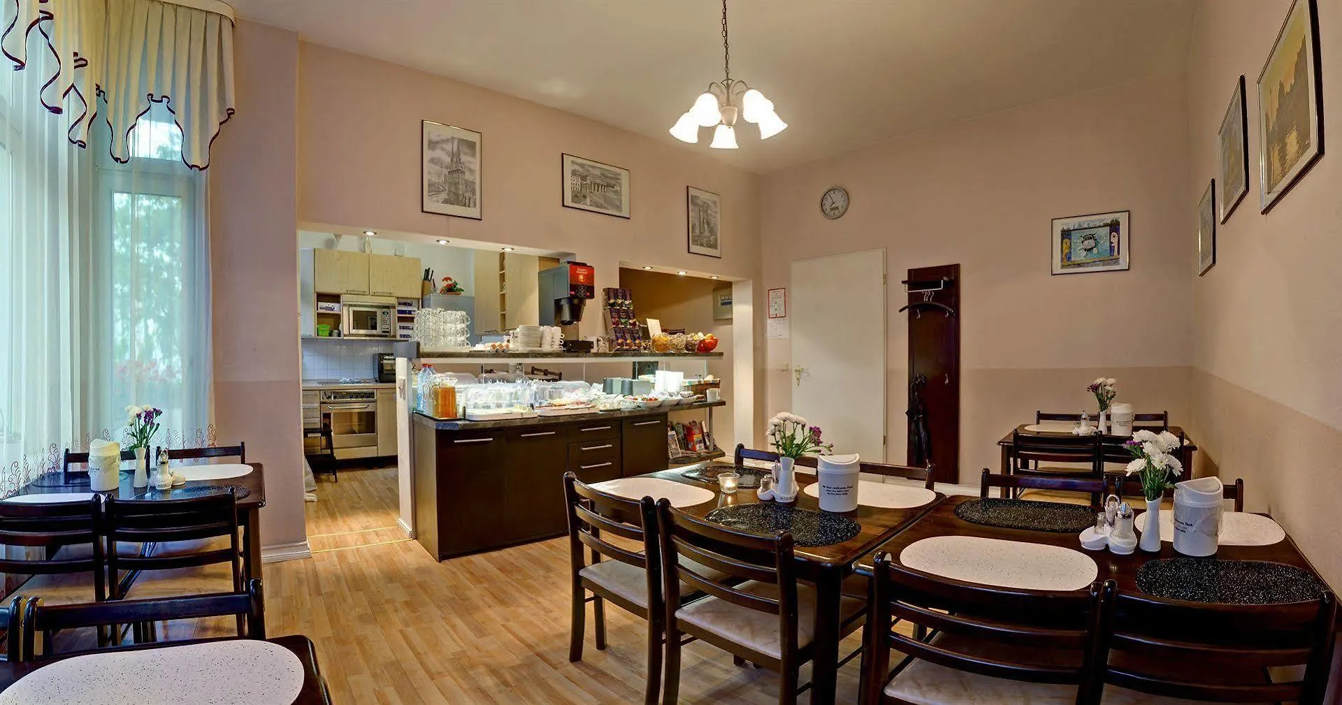** Guest house Hotel-Pension Am Savignyplatz Berlin Germany