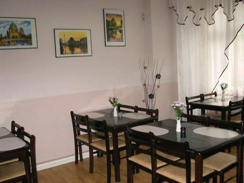 Hotel-Pension Am Savignyplatz Berlin 2*,